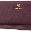 Nine West Lockup 9s zip around with wristlet zipcar